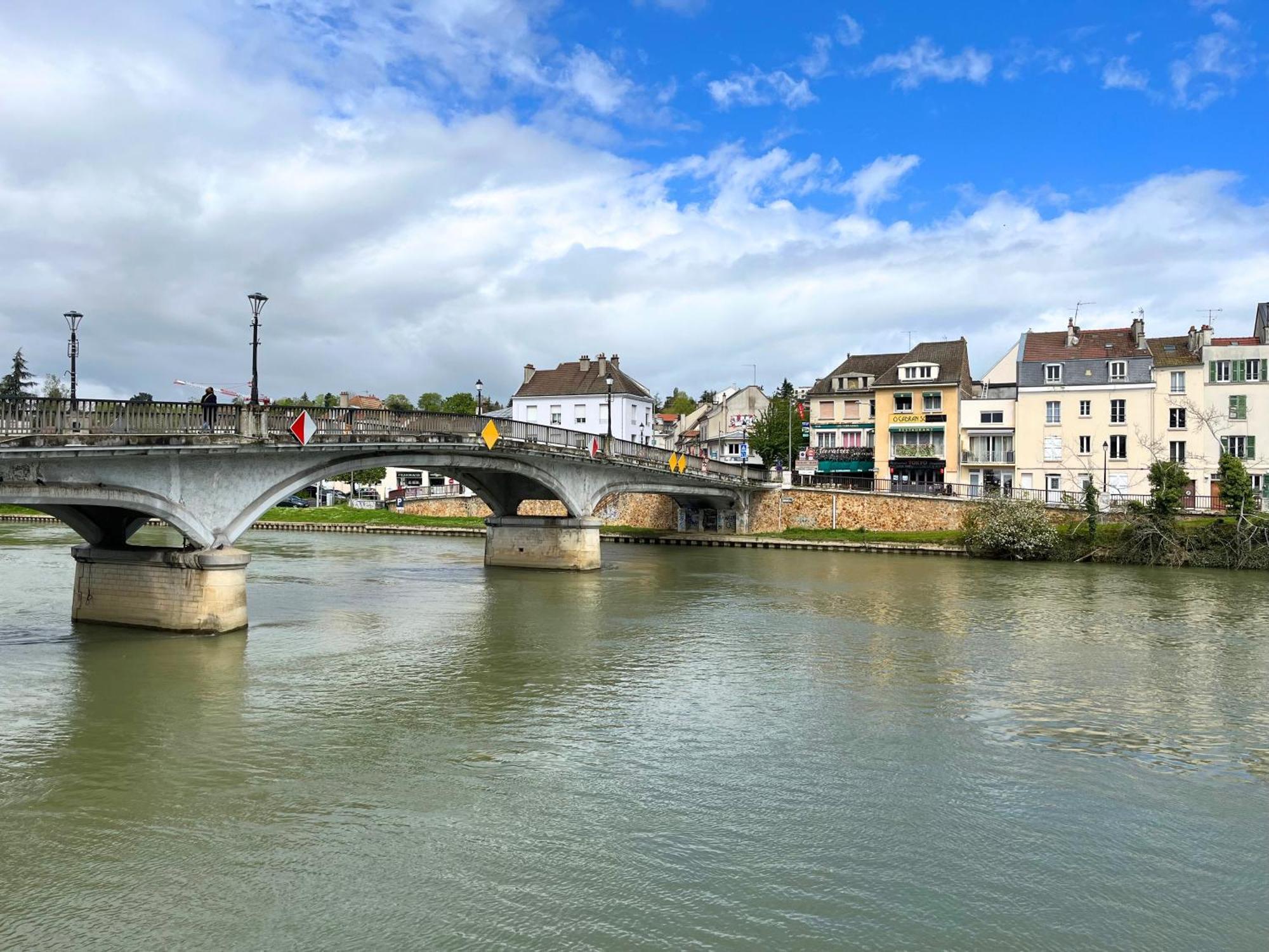 Sweethost - L'Amazone - T2 Proche Gare & Disneyland Lagny-sur-Marne Ngoại thất bức ảnh